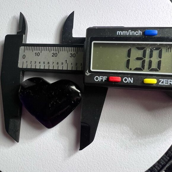 Amethyst Crystal Heart Carving (4) - Picture 7 of 9